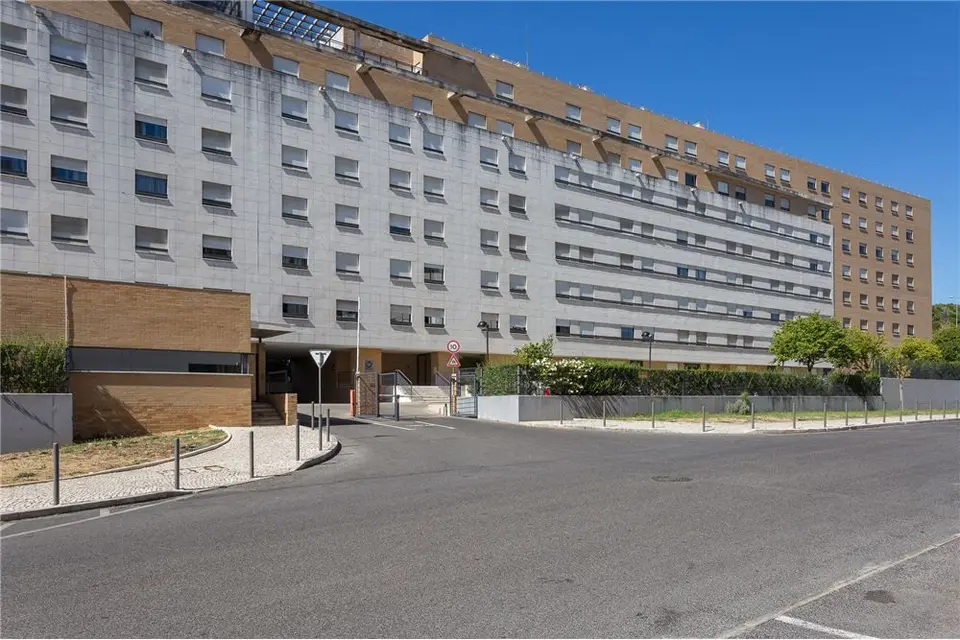 Apartment — 4 ch. — Laranjeiras