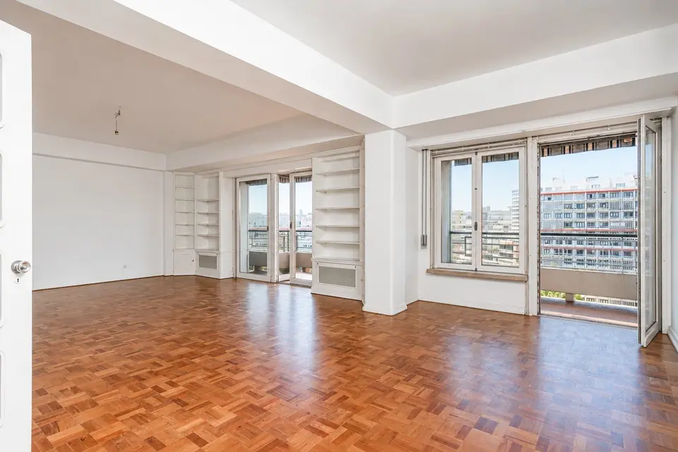 Apartment — 5 ch. — Lisboa