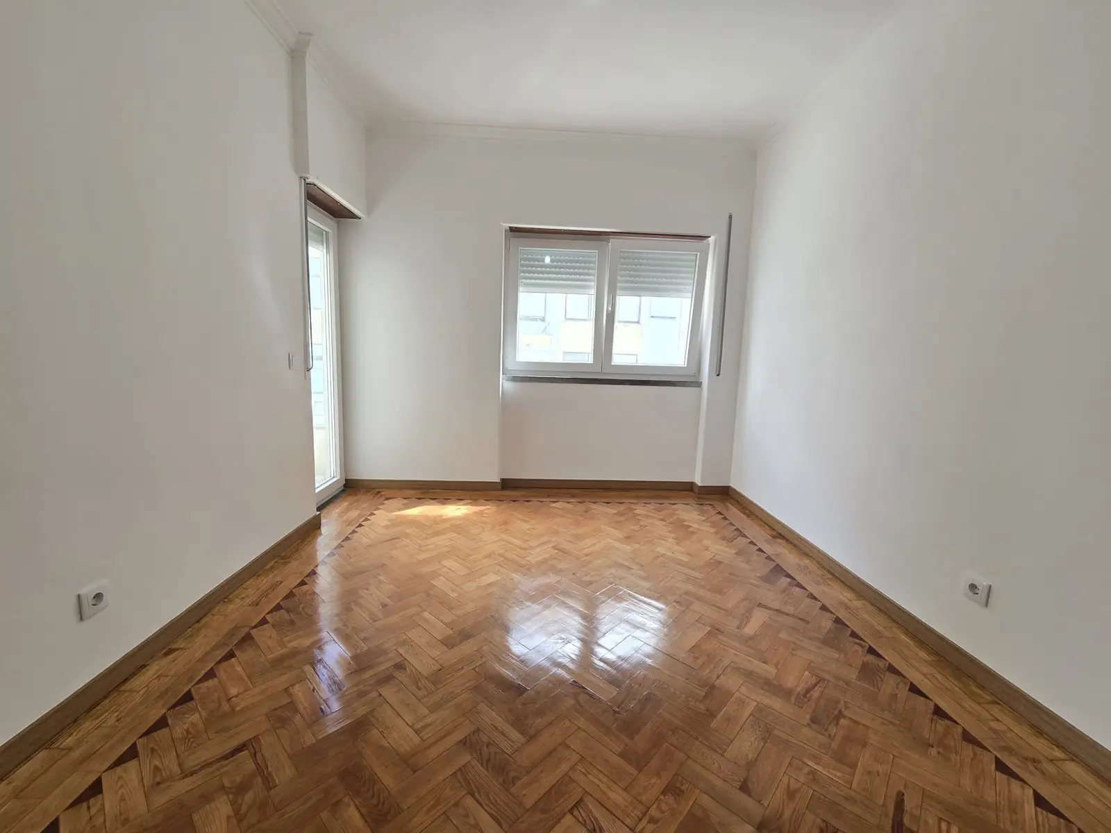 House — 3 ch. — Parede