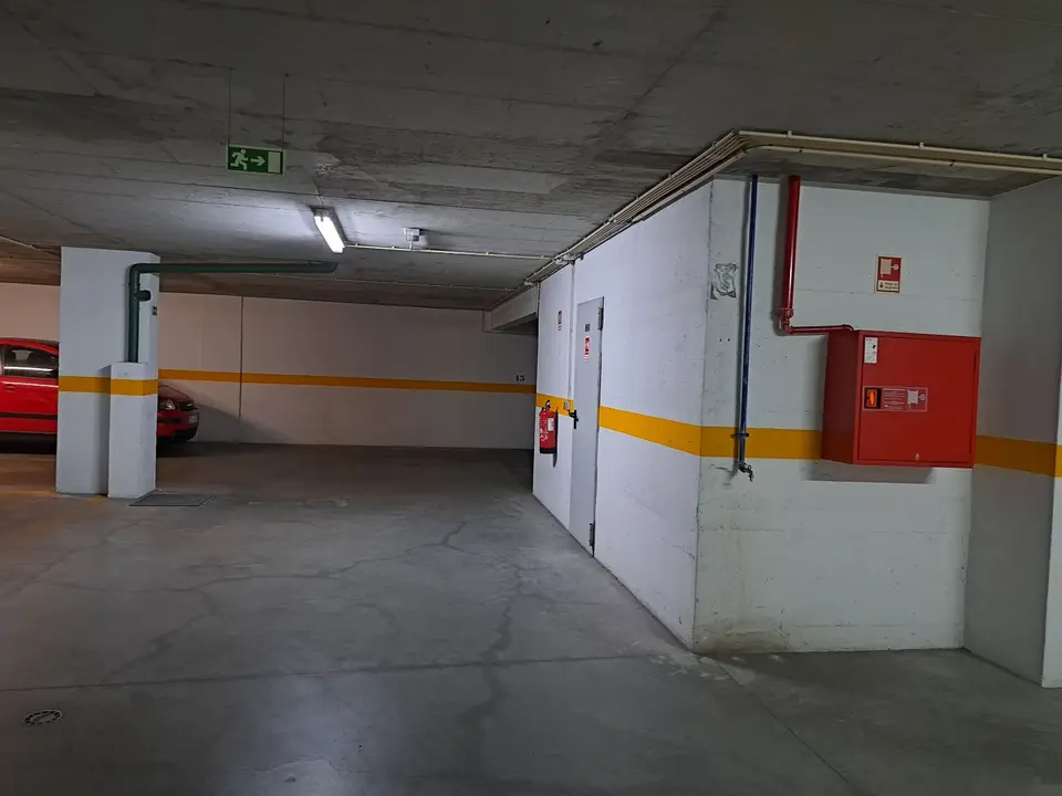 Land — Lisboa