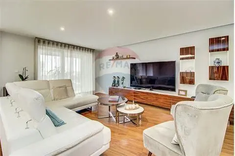 Apartment — 4 ch. — Oeiras