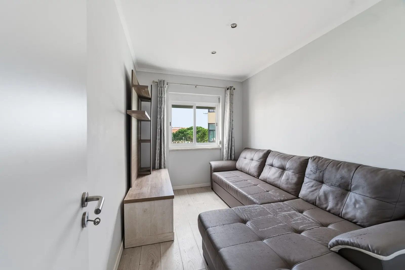Apartment — 3 ch. — Feijó