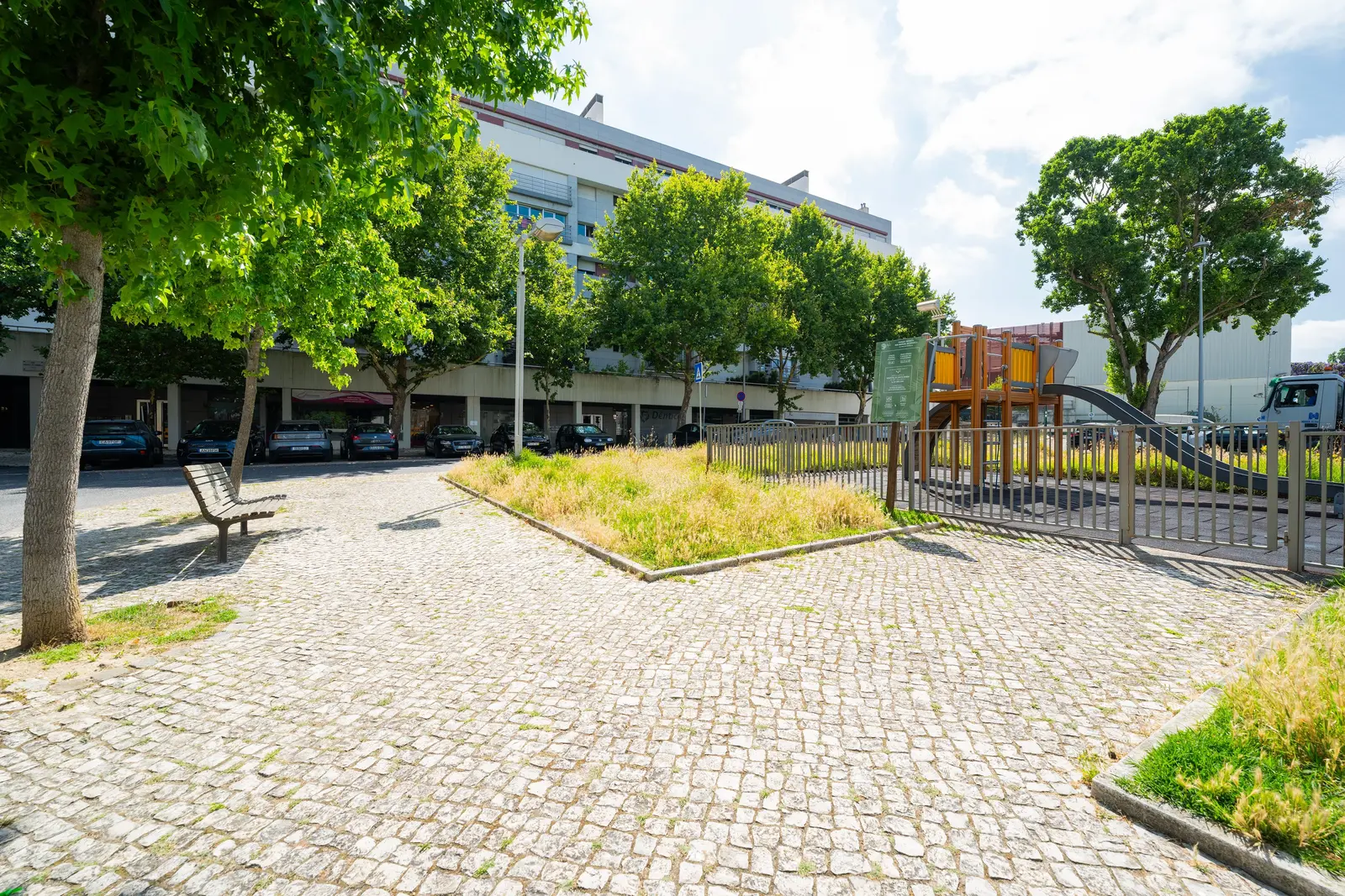 Apartment — 2 ch. — Laranjeiras - Lisboa
